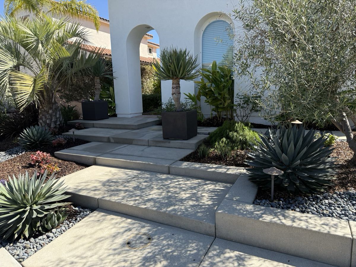 Clean patio with fountain after pressure washing